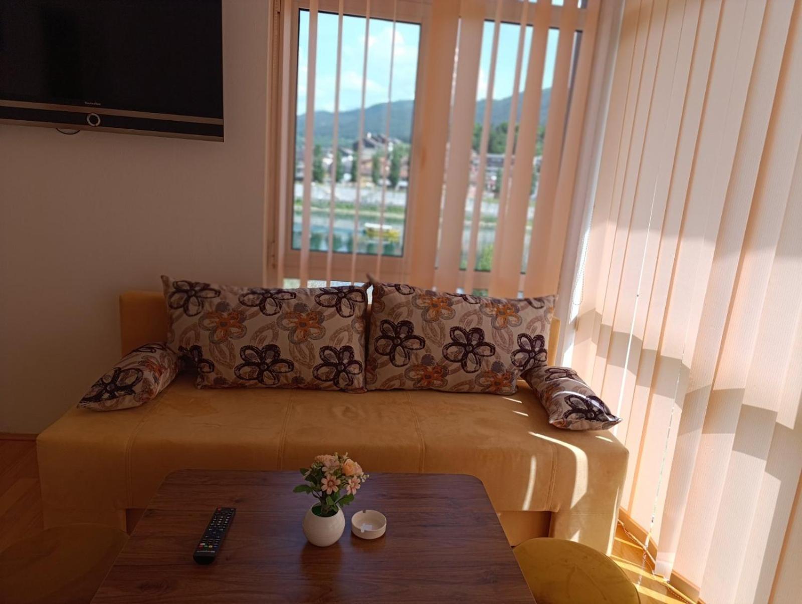 Helena Apartment *